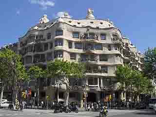 صور Casa Milà عمارة